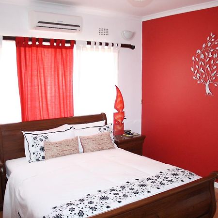 غابورون Sunflower Court Bed And Breakfast المظهر الخارجي الصورة