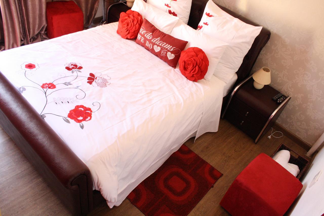 غابورون Sunflower Court Bed And Breakfast المظهر الخارجي الصورة